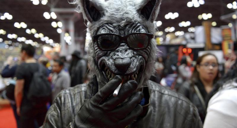 Un hombre disfrazado de lobo asistió al Festival del Cómic que se celebró en Nueva York en 2012. EFE/Justin Lane/Archivo