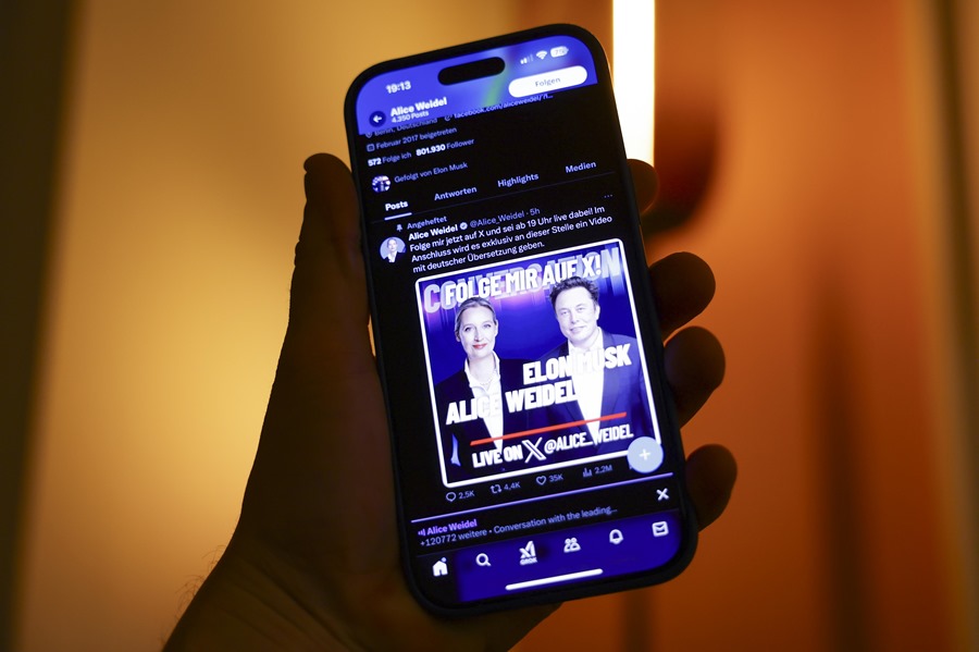 hitler era comunista