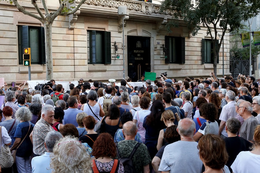 Concentración en 2019 frente a la Delegación de Gobierno en Cataluña convocada por Obrint Fronteres y Stop Mare Mortum. EFE/Quique Garcia