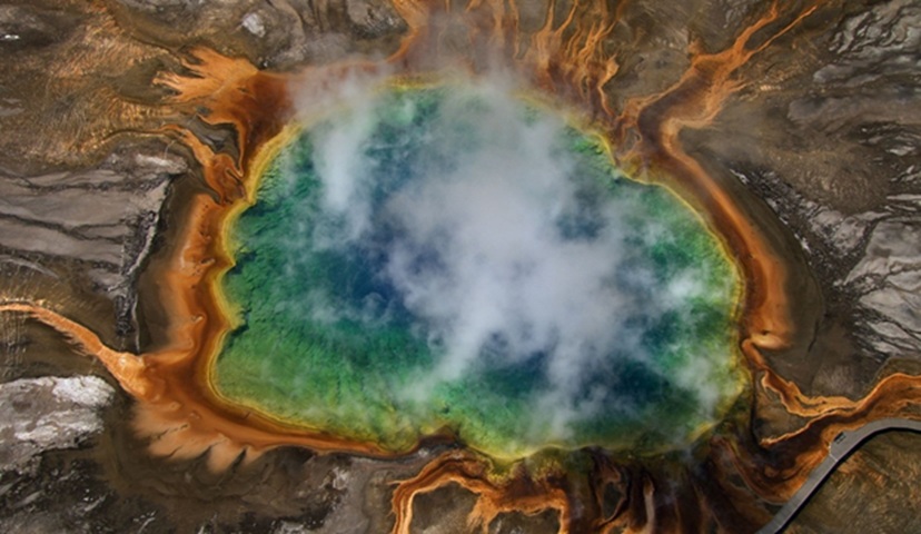 Fuente caliente del Gran Prismatico, Parque Nacional de Yellowstone, Wyoming, Estados Unidos. EFE