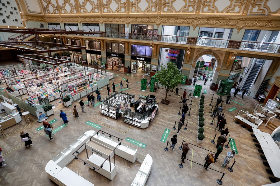Interior del centro comercial Meir en Amberes
